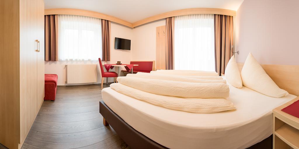 Pension Roasthof Neustift im Stubaital Zimmer foto