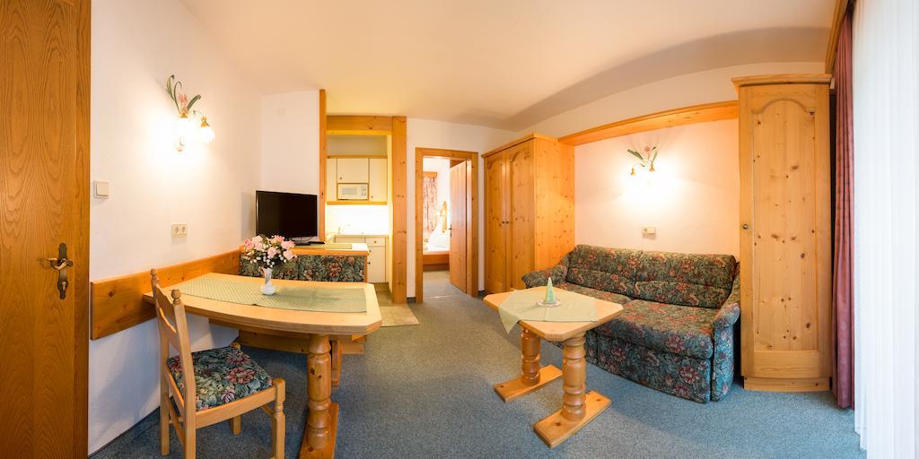 Pension Roasthof Neustift im Stubaital Zimmer foto