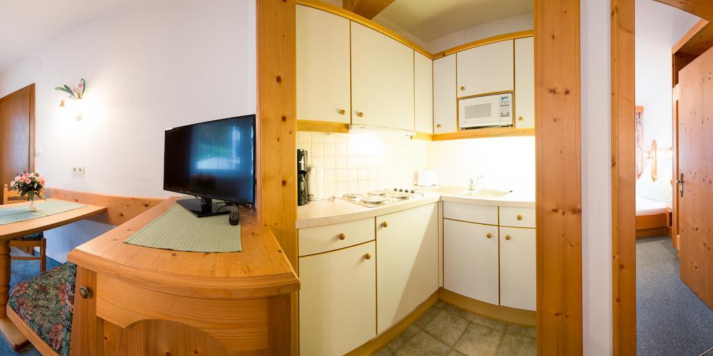 Pension Roasthof Neustift im Stubaital Zimmer foto
