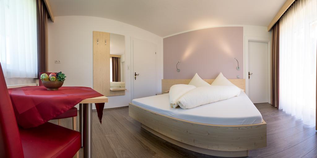 Pension Roasthof Neustift im Stubaital Zimmer foto