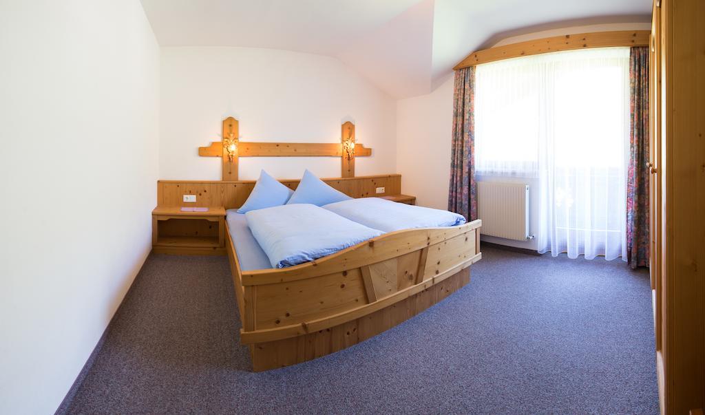 Pension Roasthof Neustift im Stubaital Zimmer foto